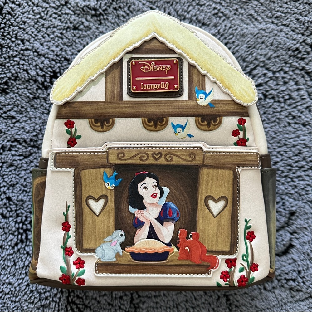 NWT Loungefly Disney Princess Snow White Window Scene Mini Backpack